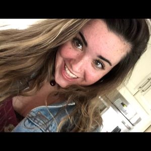 Meet your Posher, Caroline